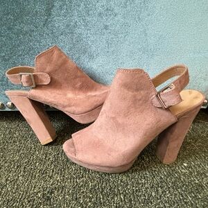 Report Nude Heels